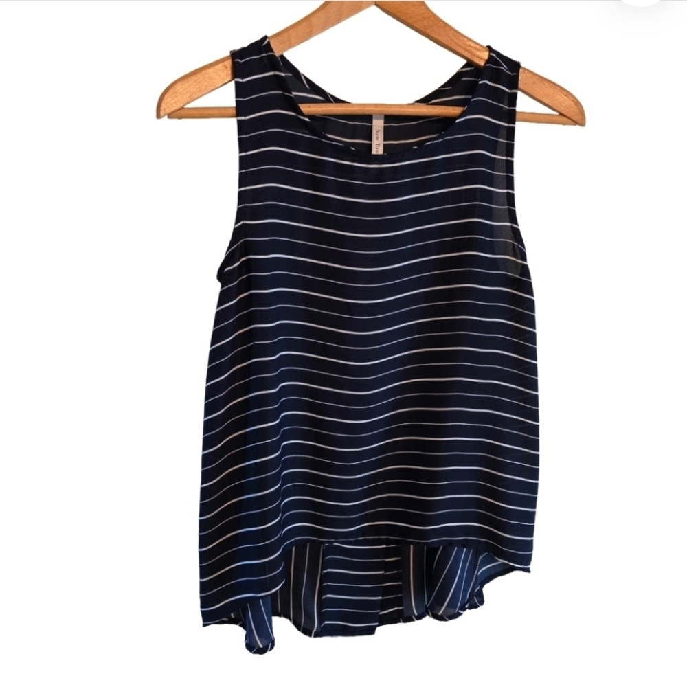 New Tower M/L Nautical Navy White Striped Sleeveless Blouse Back slit Airy